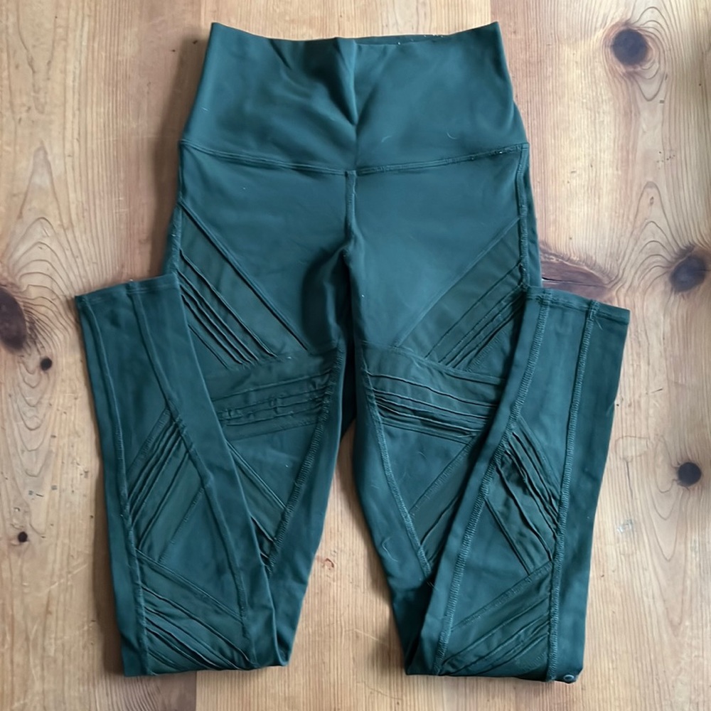 Alo Yoga moto leggings